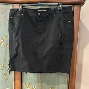 NWT TORRID size 22 black denim skirt